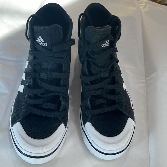 Adidas size 8 black/white - Picture 2 of 9